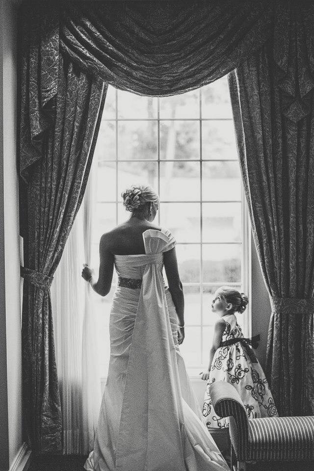 ErinElizDesigns's profile picture. 