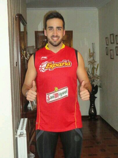 Apasionado por el deporte, especialmente por BALONCESTO, Ingeniero Técnico de Informática de Sistemas