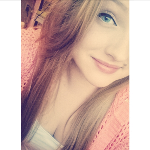 CollinsToProm's profile picture. I'm a 16 year old who desperately wants to go to her junior prom will Collins Key. My prom is on my 17th birthday. Being able to go with him would mean a lot.