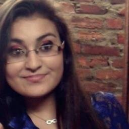 daya_com's profile picture. Um dia descobrimos que beijar uma pessoa para esquecer outra, é bobagem. Você não só não esquece a outra como pensa muito mais nela.....