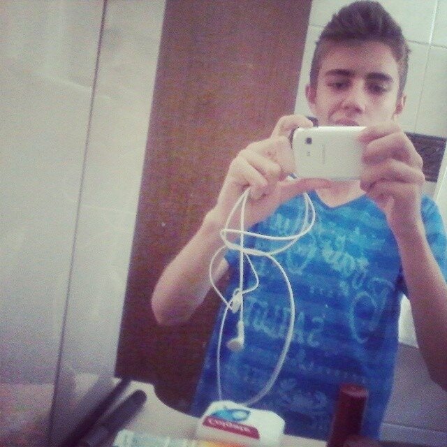 Amo soltar pipa e jogar bola.
Swapit♥