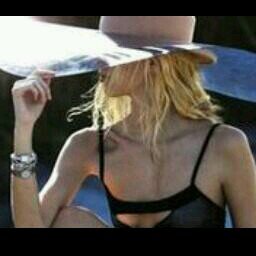 chicamcallister's profile picture. ¿Qué hace una chica como yo en un lugar como este? ¿Qué clase de aventura he venido a buscar? Mujer fatal, siempre con problemas.