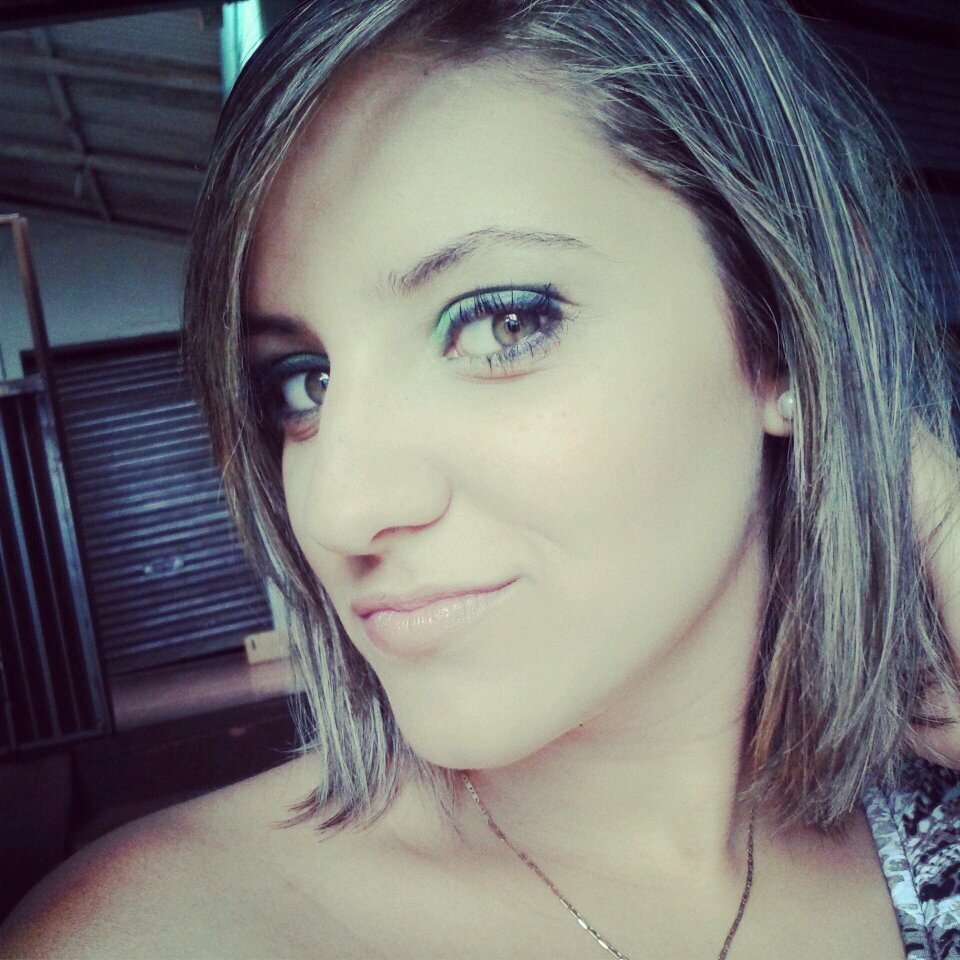 Com o tempo, vc vai percebendo que, para ser feliz, vc precisa aprender a gostar de vc, a cuidar de vc e, principalmente, a gostar de quem também gosta de vc.