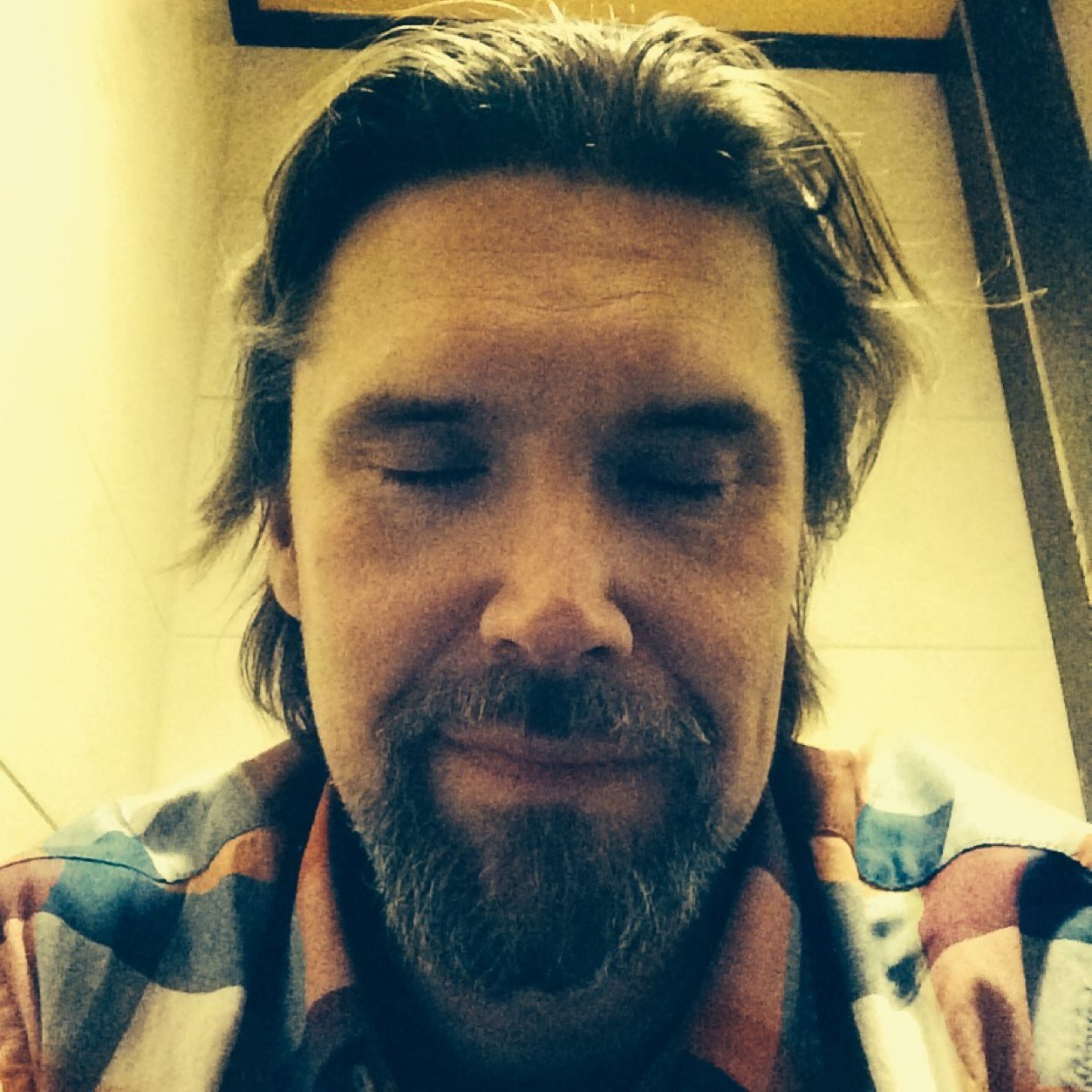 jaakkoalestalo's profile picture. Toiset twiittaa ilman häsää, toiset häsää ilman twiittiä