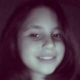 amo animais ,almodega e piscina .filha unica e estudante .cor:laranja