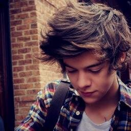 FREE FOLLOW! please follow @swiftiedohazza if you want (= she follow back. xoxo