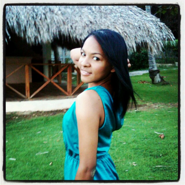 1ro Dios. cristiana, hermana, amiga fiel, hija de padres extraordinarios. Futura doctora♥ me encanta reír☺ bendecida!!! \☺/☆♥