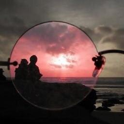 vasharal's profile picture. SOS!!! Κυκλοφορούν κλέφτες ονείρων.