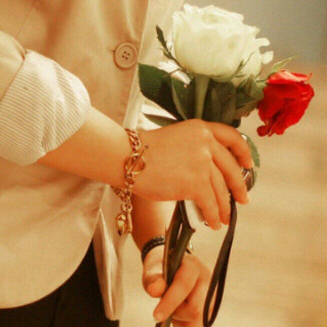 وتولني بالصالحات ودلني نحو الرشاد ،، فخطوتي تتعثر 🕊🍂
