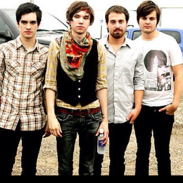 Your daily dose of Panic! At The Disco, current and former ---------------------------------------------------- FOB: @TheDailyFOB~~MCR: @TheDailyMCR