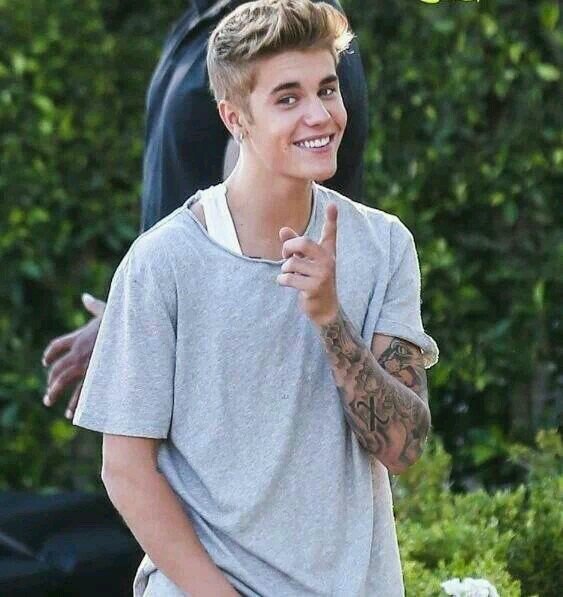 Justin is my hero.. I love you!                                                      My idols are my life!!♥                              I love One Direction ♥