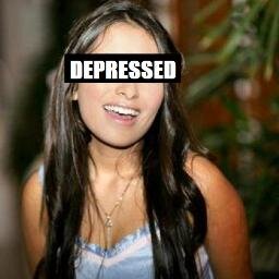 Pasé los primeros diez años de mi vida jugando con Barbies, y después de esos diez, tratando de ser una. #StayStrong