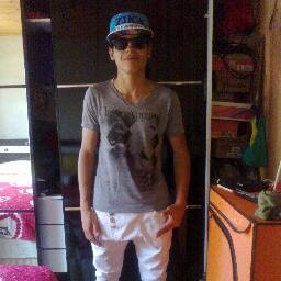 Ooi,Vim aaqui dizer o  quanto o Raafa é  importante pra mim,e que amo de mais meu marido hihi (: Naao Gosto,Problema teu u.u