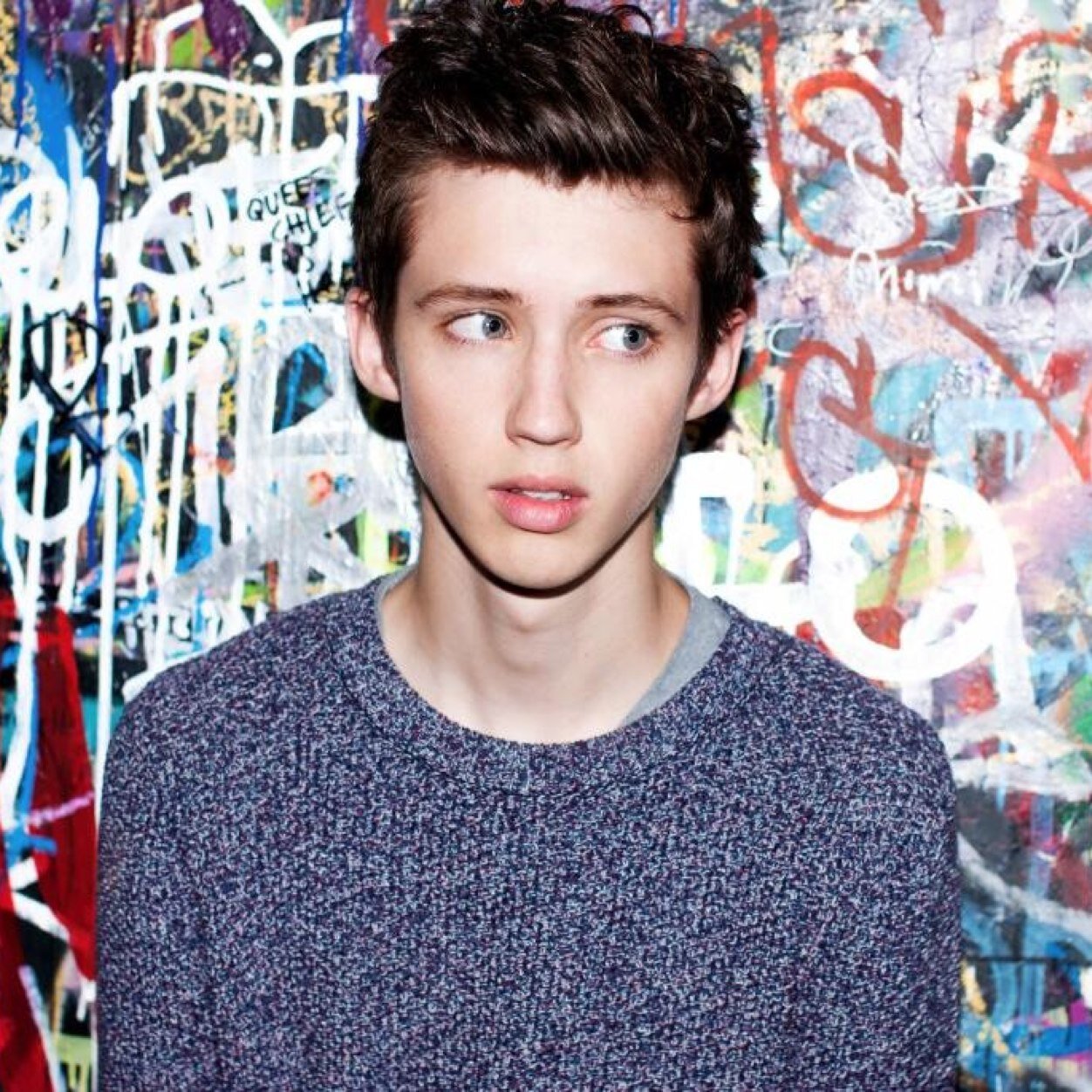 youtubeandstuff's profile picture. | Brittney • Bella | We're kind of obsessed with people who talk to a camera.