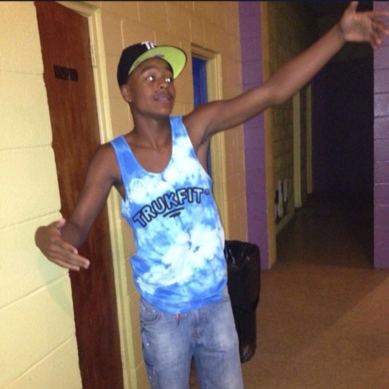 Im real ass nigga.keep dat roll.✈️only.all i do is ball.takken.shidd follow me tweets of a real nigga!!!!