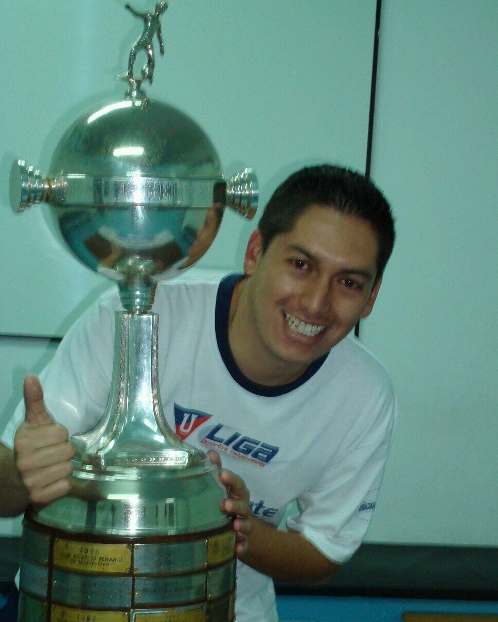 Quiteño ,sensato, mi orgullo mi hijo Alexander , fanático de 🚗🏎️ y Fútbol pero sobre todo enfermo de LIGA!
Yo la gané y tÚ ??? 😎😎😎