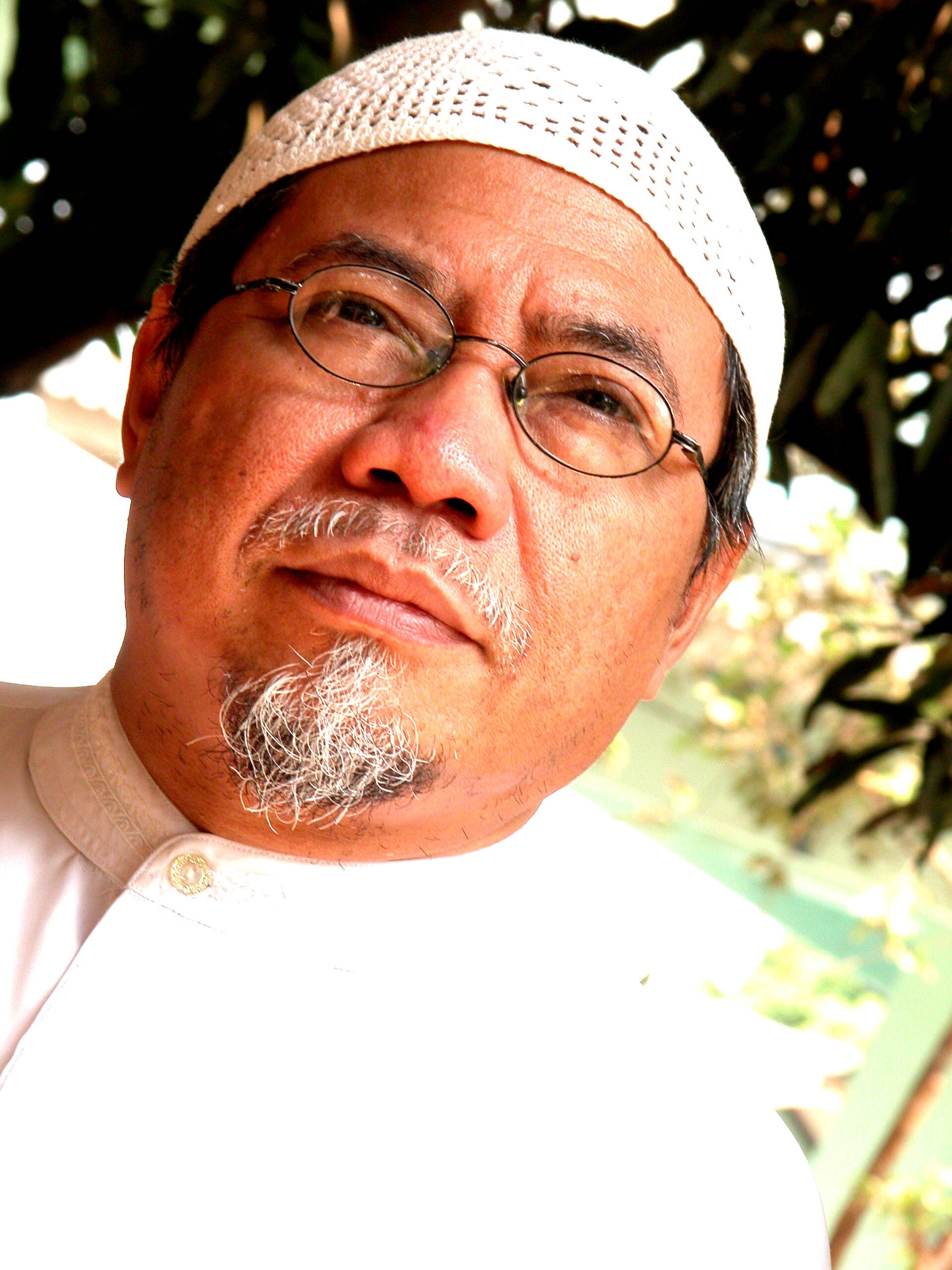 ...kalau bukan karena cinta, tentu takkan ada dakwah.