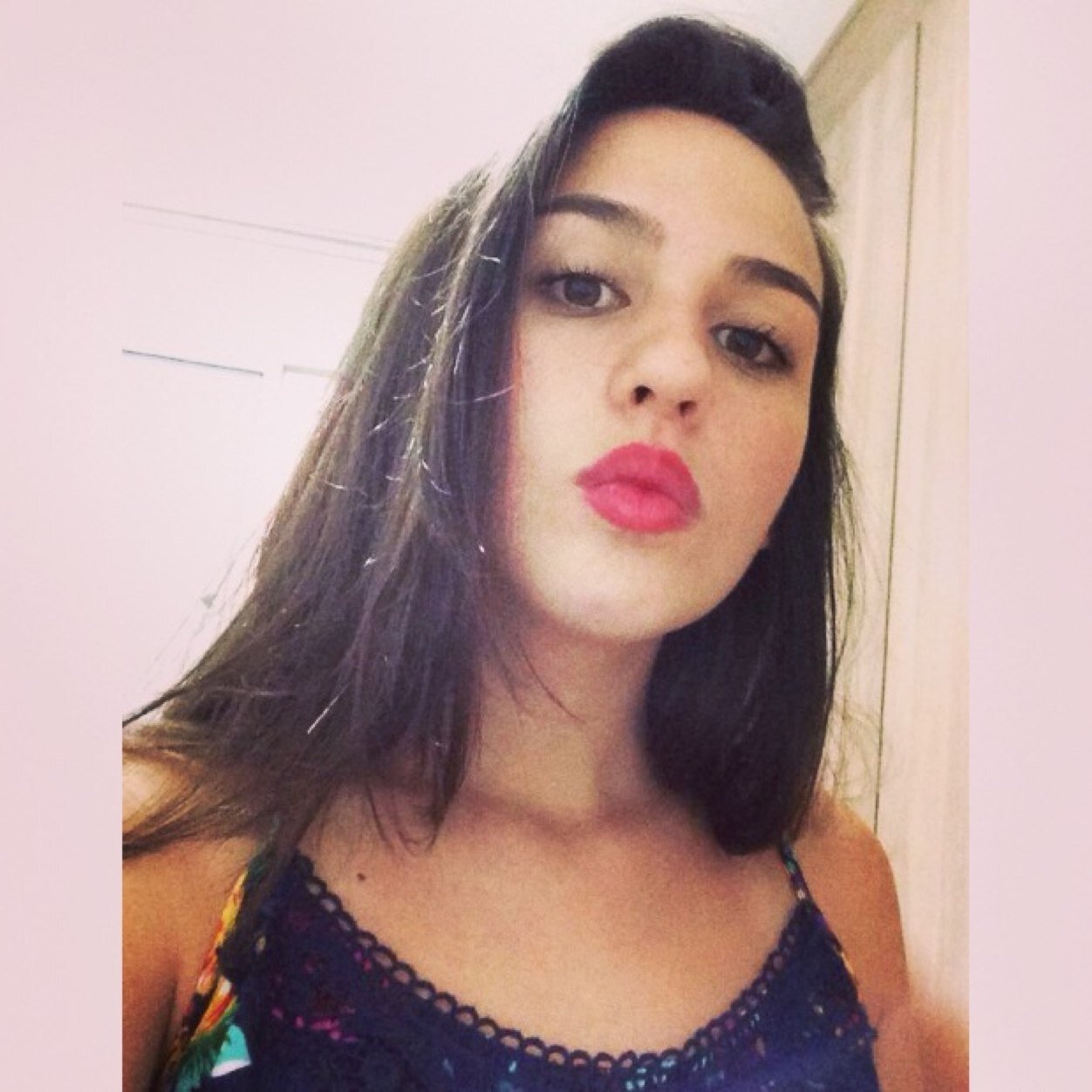 A vida é maravilhosa se não se tem medo dela. Charles Chaplin