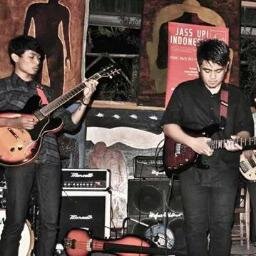 band FUSION dengan format 3 gitaris yang diisi oleh gitaris2 malang/ info lebih lanjut @deo_dhika, @ekoprasetyonugr