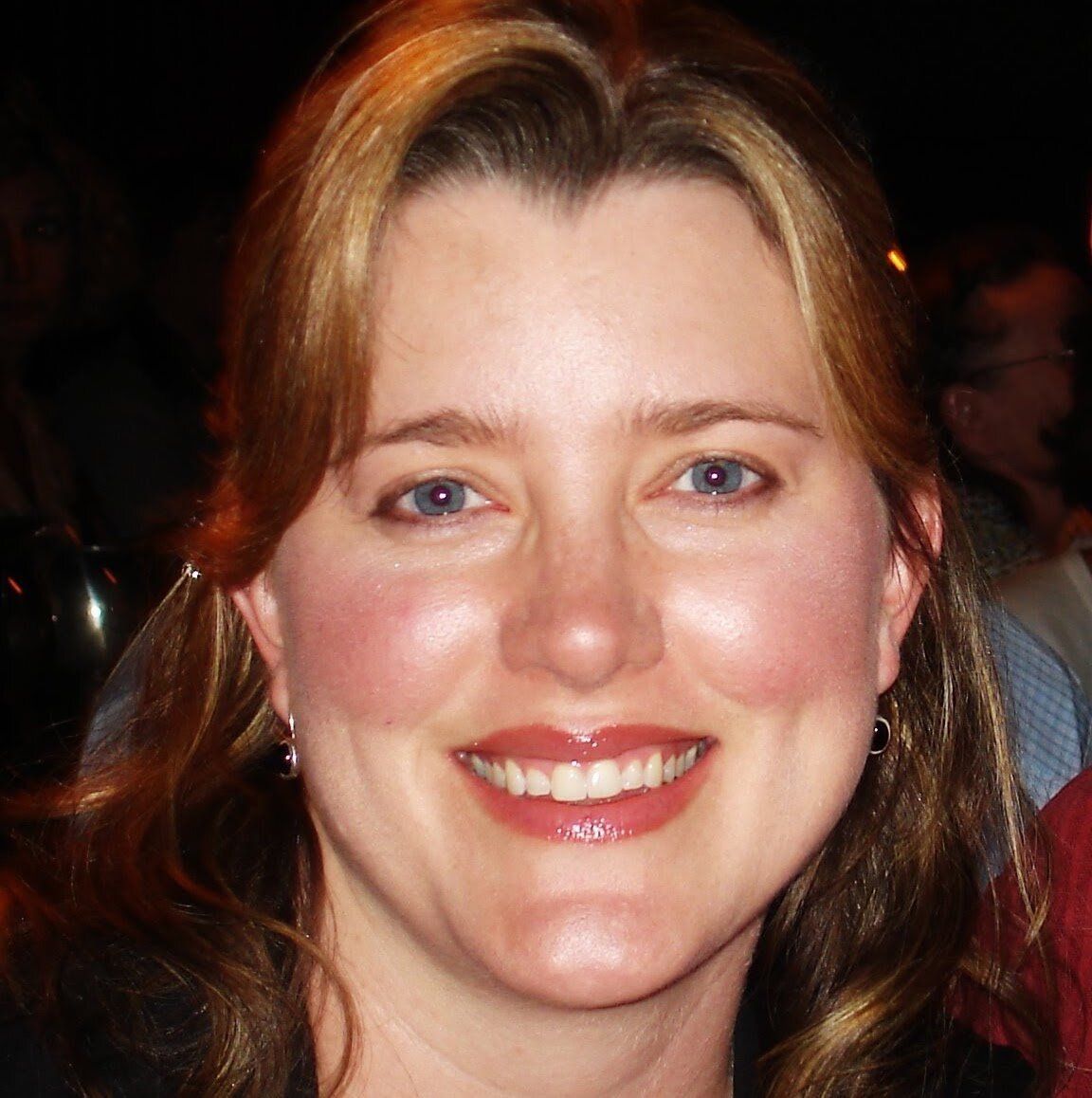 A stay-at-home mom; part-time scrapbooker, crafter, & blogger; once-upon-a-time graphic designer. A Southern girl living in O-H-I-O!