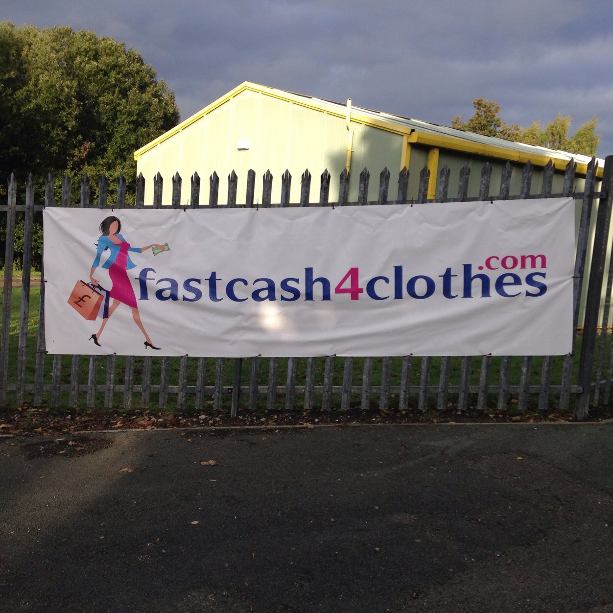 We buy new & used unwanted clothing including bags, paired footwear, belts, gloves, scarves & hats up to £1.20 per kilo