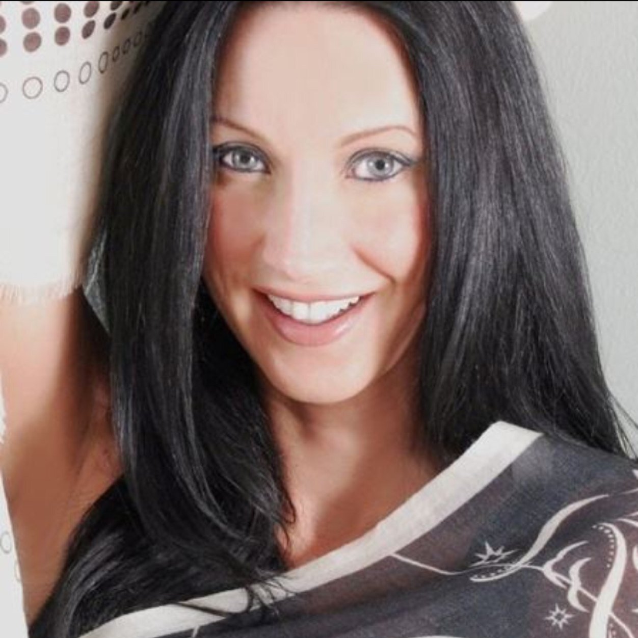 Simply_Positive's profile picture. MBTI personality & NLP life coaching, jewelry designer, motivational blogger, & mom. Yes, I'm simply positive. You can be too! ❤️ Iamsimplypositive@yahoo.com