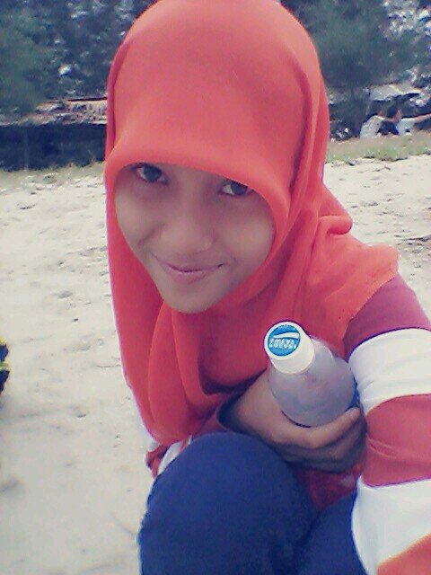 dinisyahputri76's profile picture. 