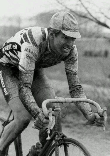 🇸🇪Swede🇸🇪 ⏩️ ❤️ Cycling ⏩️
Spending my time @volvocars.com ™ ⏩️ It's important to be good - but most important to be nice