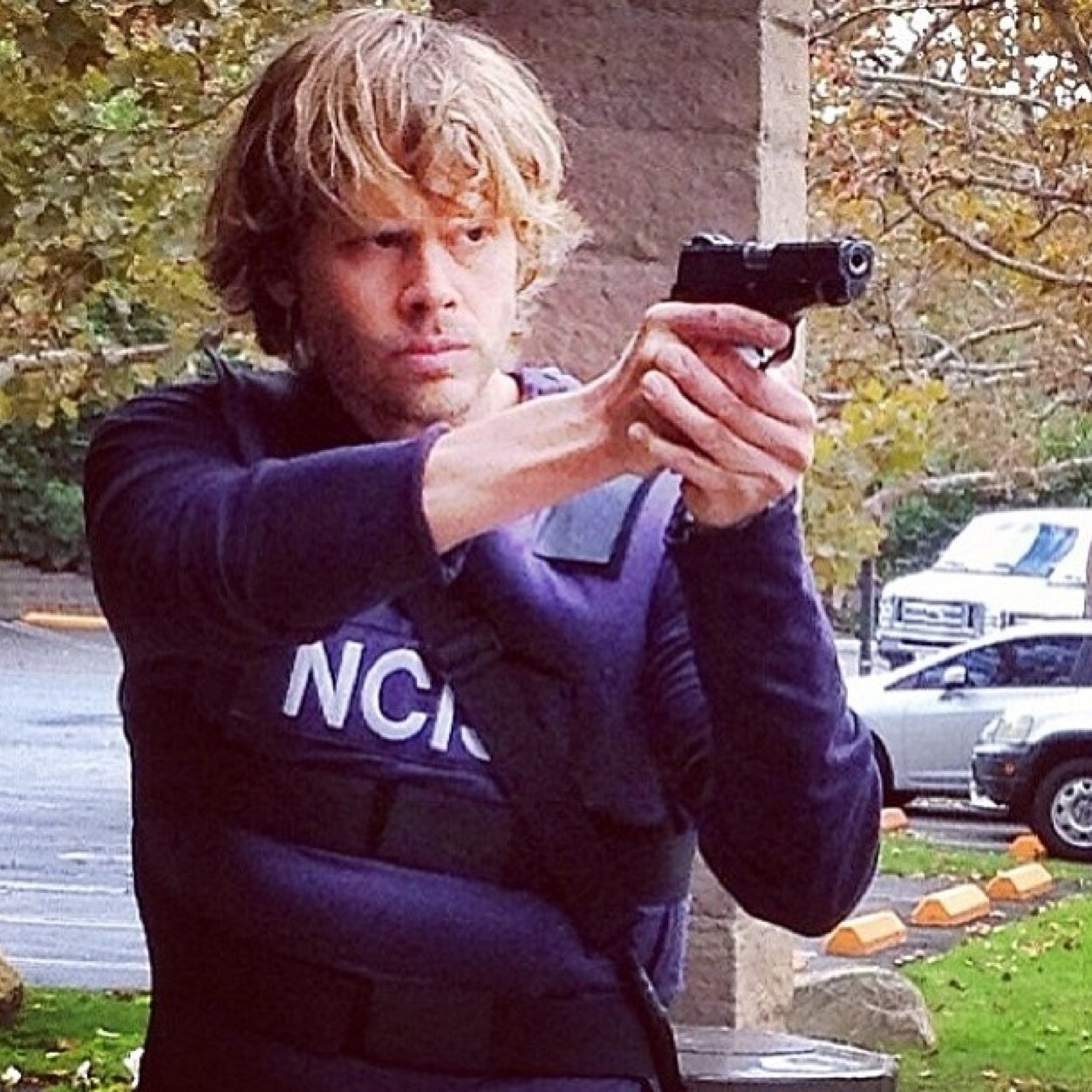 Love ncis Los Angeles favourite show and I love Eric Olsen and Daniela Ruah my favourite actress and actor