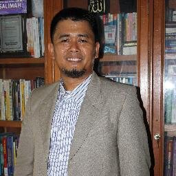 Saya seorang Penulis dan Trainer Pengembangan Sumber Daya Manusia di bidang Spiritual, Motivasi, Leadership dan Manajemen