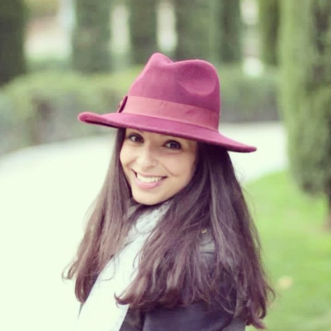 Andaluza graduada en Medicina y con gustos musicales quinquis. Ñoña. Amante del chocolate y de Ikea.