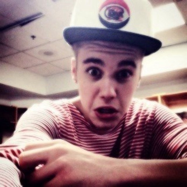 Justin♥ Miley♥ 12-10-11//09-11-13. ME SIGUE CODY SIMPSON.