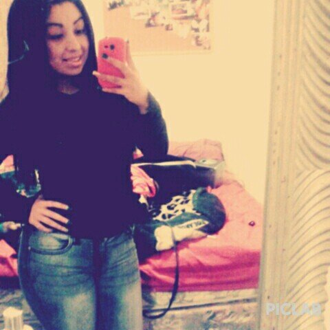 Follow a real female , $ Single, so you know im mobbin (;