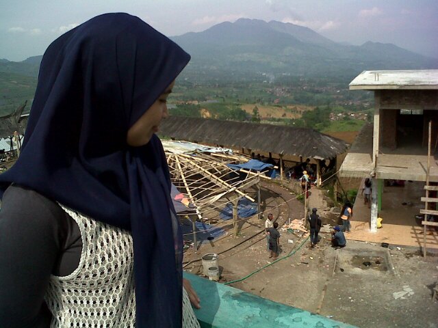 If you think you can,you can!!
  start with little think and than do it isthiqomah {^_^}
  we can do it | my love Soni Kurniawan @sonirwan