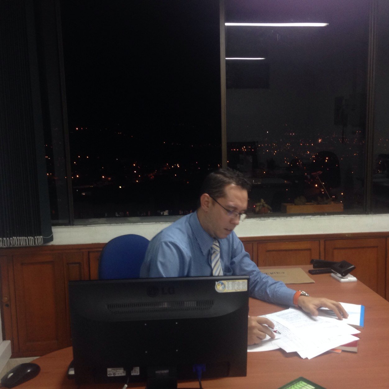 Abogado, especialista en Derecho Urbano Universidad Externado, especialista en Derecho Administrativo. Coordinador Admtivo y de Gestion Defensoria del Pueblo.