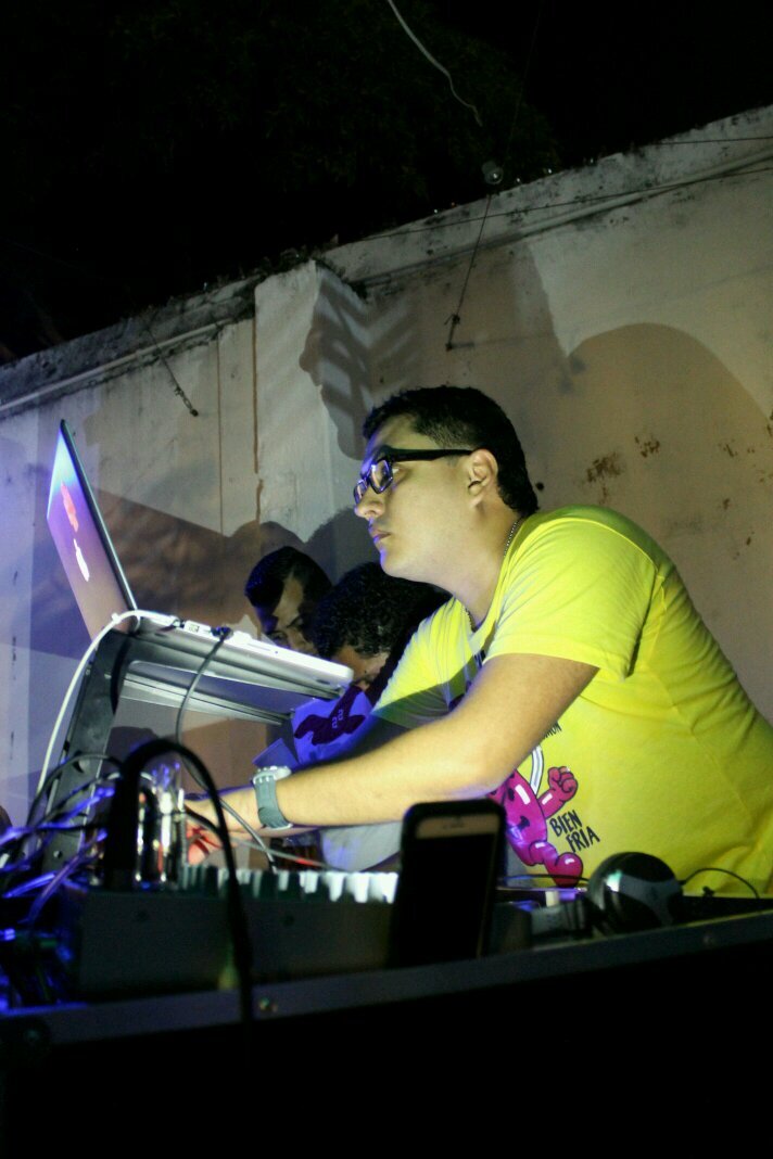 A veces escucho a Jorge Veloza ! live!