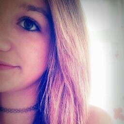 I'm 15 years old. I can play ice hockey very good. I love 1D, London, Austin Mahone...