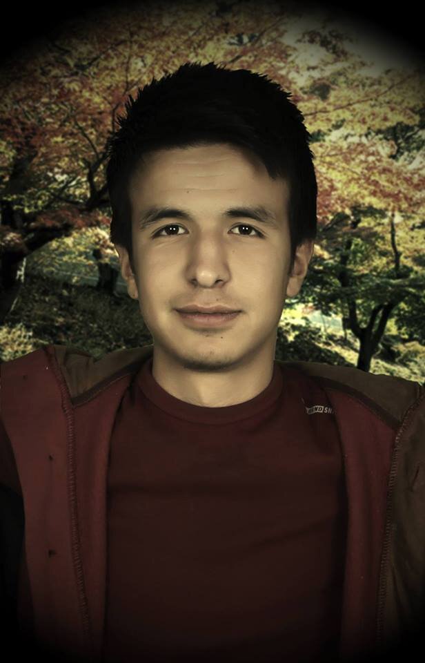 Uğruna fedakarlık yapmadığın sevgiyi, yüreğinde taşıyıp da kendine yük etme...