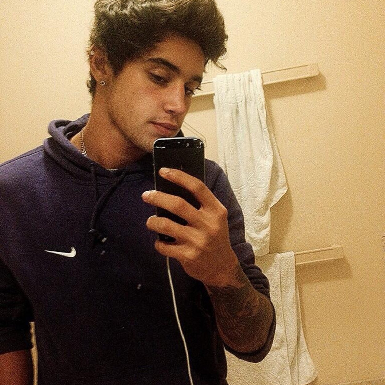 JamesBMSC's profile picture. I'm James Thirwood, The #1 kicker out of highschool . Single. |RP|