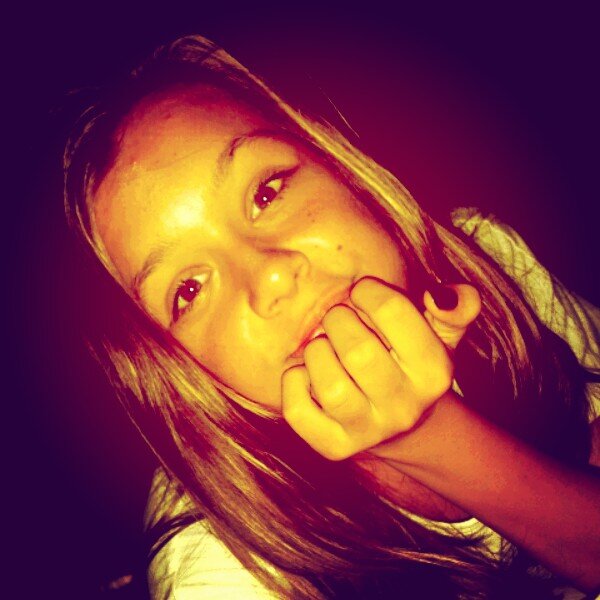 hi i'm mareli - Fangirl - Daydreamer - Heavy Sleeper - Food eater - Twitter addict -