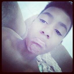 Amo as pessoas que me amam .. :3