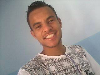 Minha vida é musica e meu hobby é um bom futebol!!!