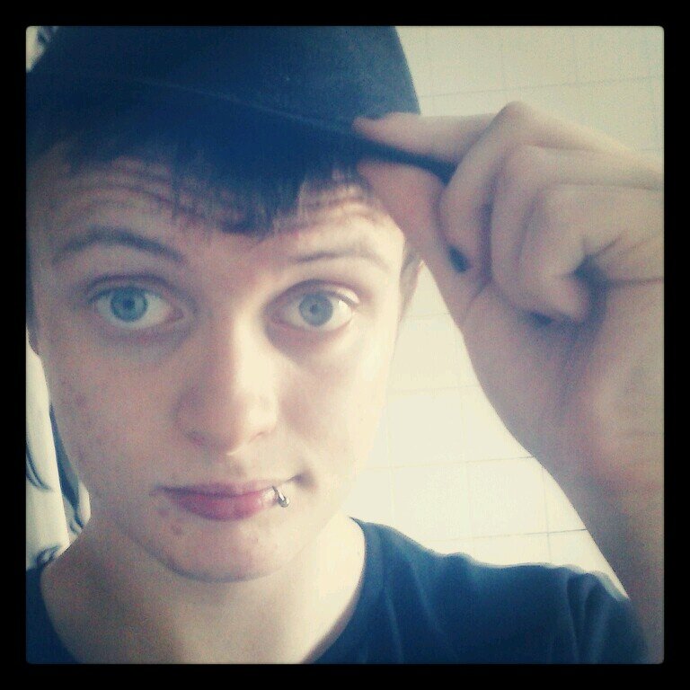 DeclanLeeM's profile picture. Singer/Song Writer of Trapped Souls, YouTube Partner and sponsor by monster for skateboarding