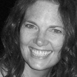 FiannaFluff's profile picture. Art and music lover with a passion for animal rescue, travel, and all things Minnesota.