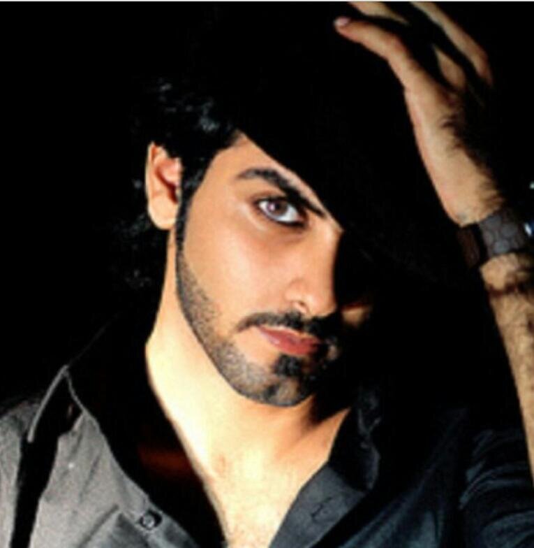 hdydg6's profile picture. ‏‏‏لَلَبًعٌض أسِلَوٌبً يَجّعٌلَکْ تٌغُرقُ فُيَ حًبًهّ حًتٌﮯ وٌإنِ لَمً تٌکْنِ تٌعٌرفُهّ ({*})