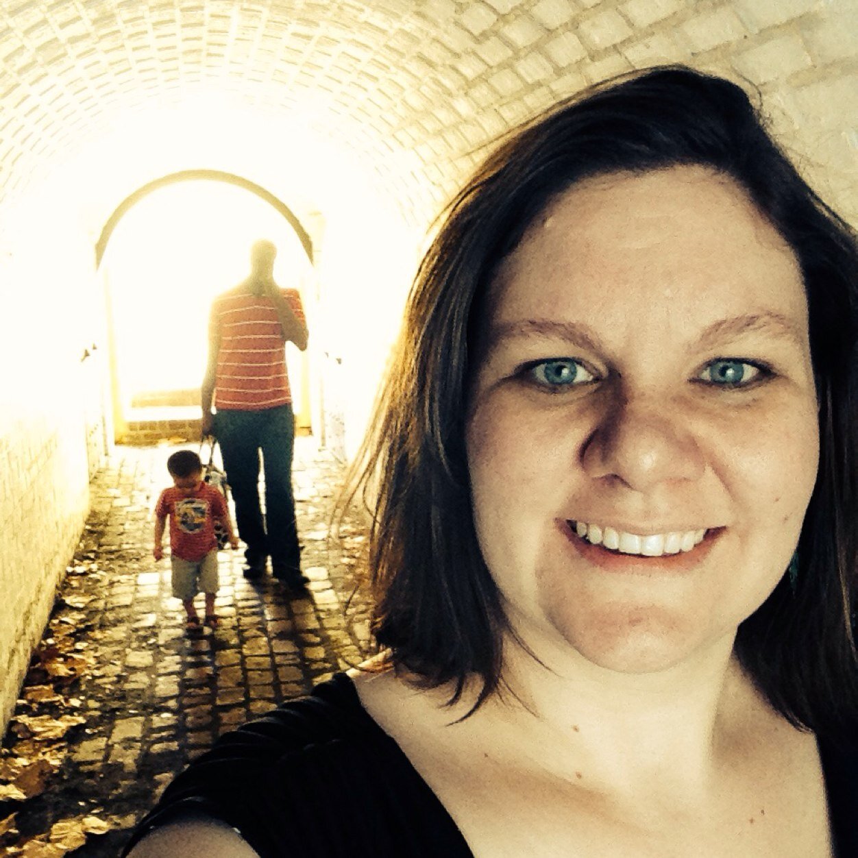 Hi I'm a stay at home mom of 2 gorgeous babies.  Currently living in Lexington, Ky but will go wherever God sends me :D