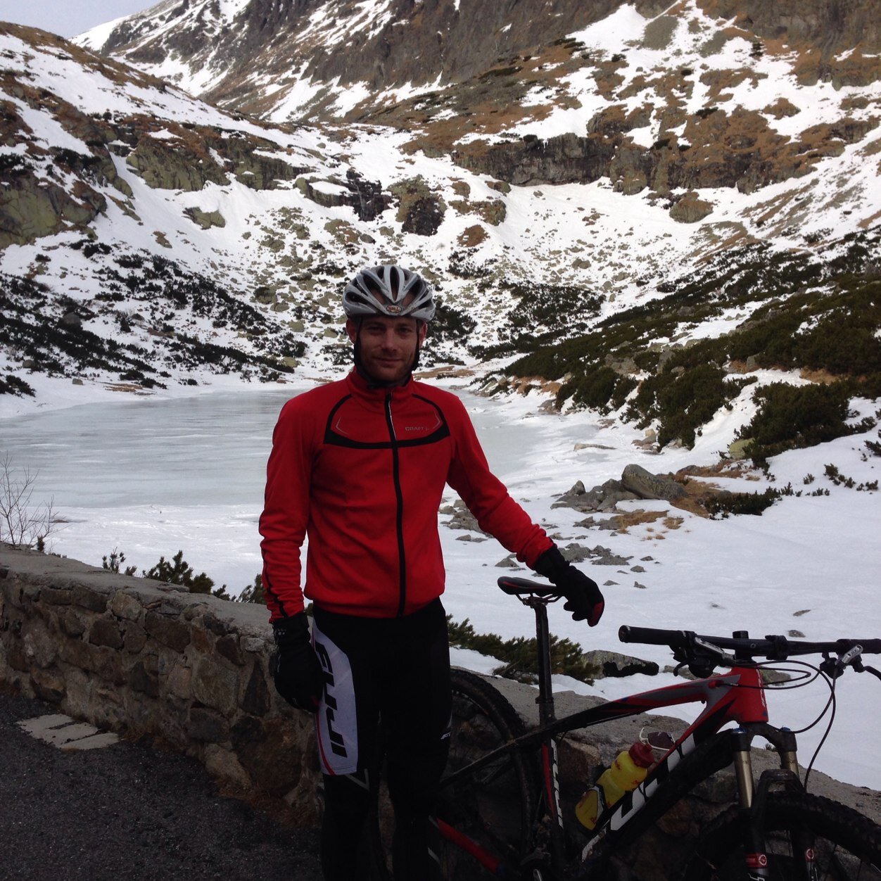 It normaly involves getting wet, two wheels and a pair of trainers @VITTORIATYRESUK @bikeonscott @unily