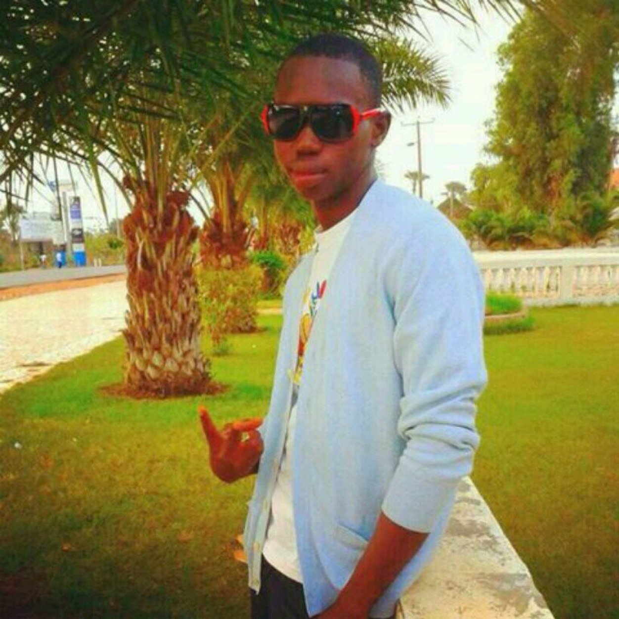Follow me and i will follow back