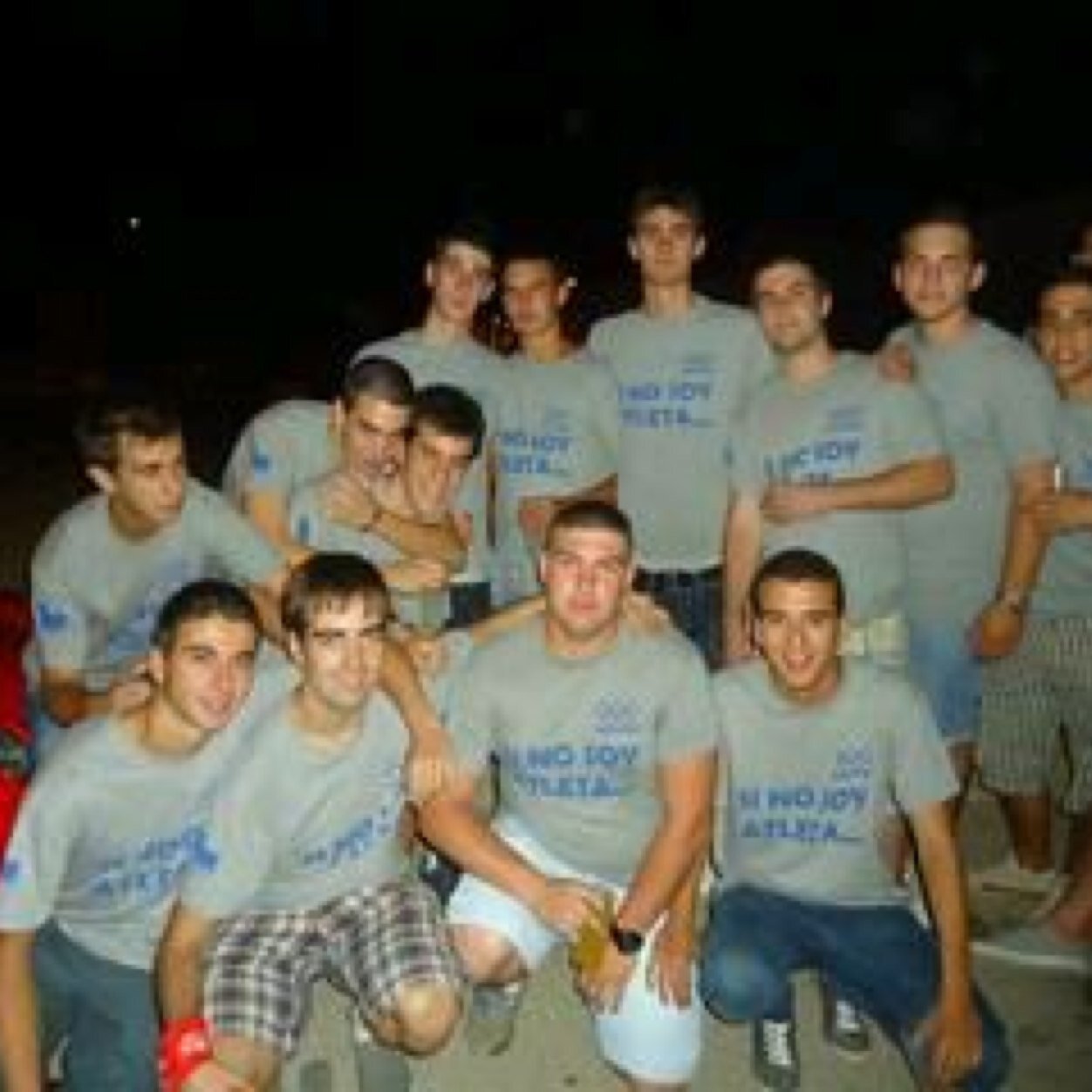 ginaebra94's profile picture. Twitter oficial de los chicos de la ginaebra y amigos del chico mas importante del pueblo (@xicoelalcalde) orgullosos de ser borrachos pero sin pasarse...