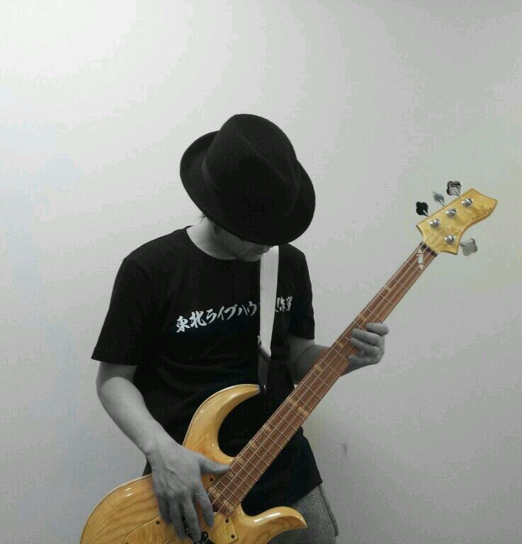 kb_megane's profile picture. 音楽とアルコールとゲームをこよなく愛しております。ベースと言う楽器の虜。　　　　　　　　　　　　　　　　　　　The future is in our hands